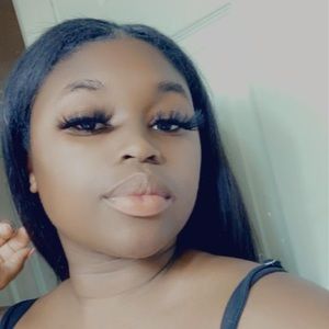 Meet your Posher, Ebony